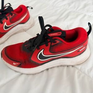 Nike Boys’ - Cosmic Runner Shoes